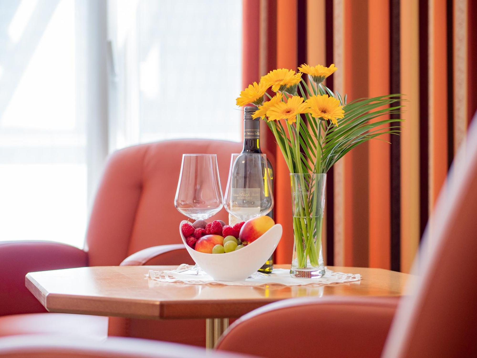 Hotel Zur Krone Beilngries Exteriör bild