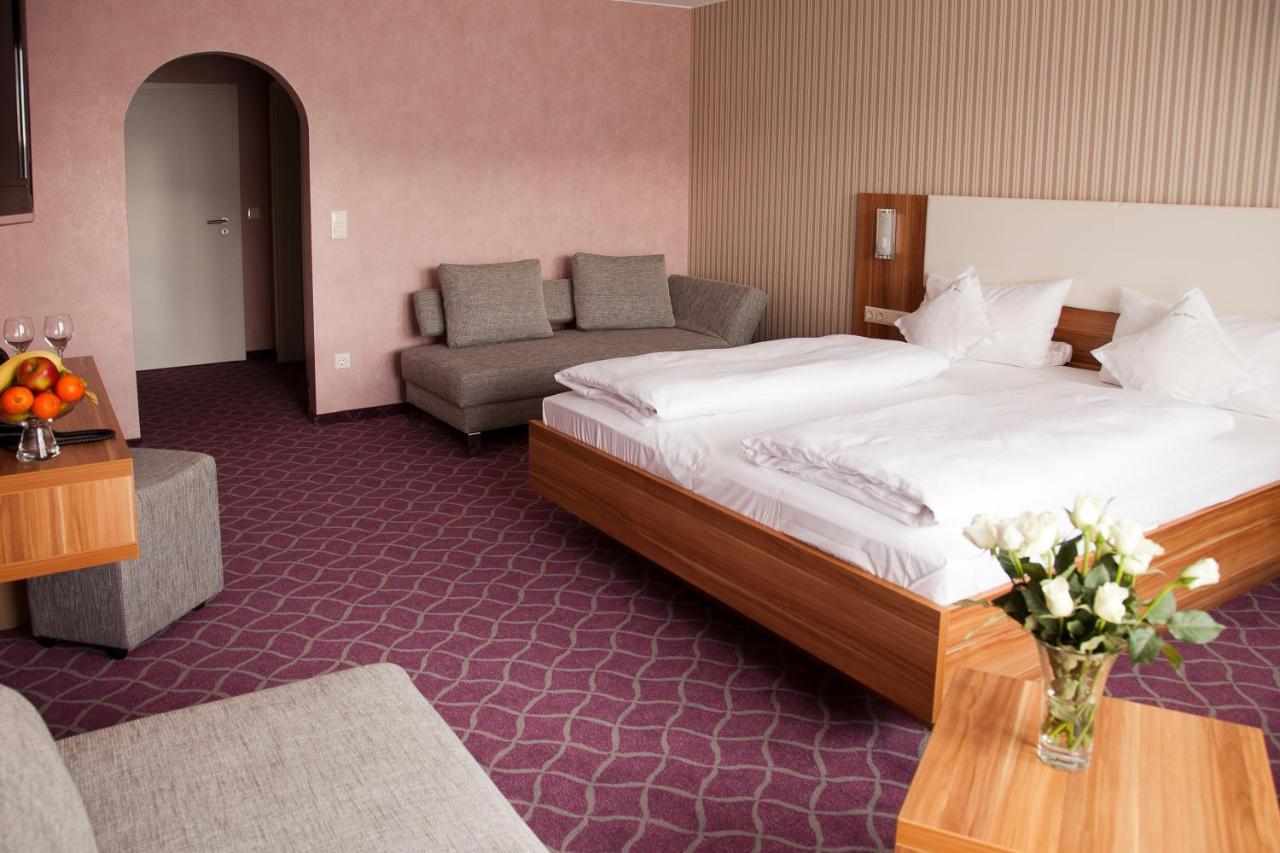 Hotel Zur Krone Beilngries Exteriör bild