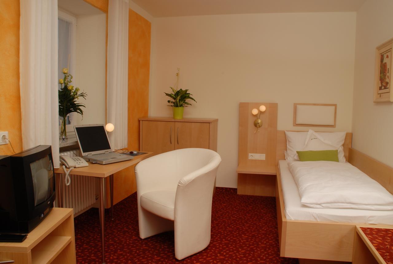 Hotel Zur Krone Beilngries Exteriör bild