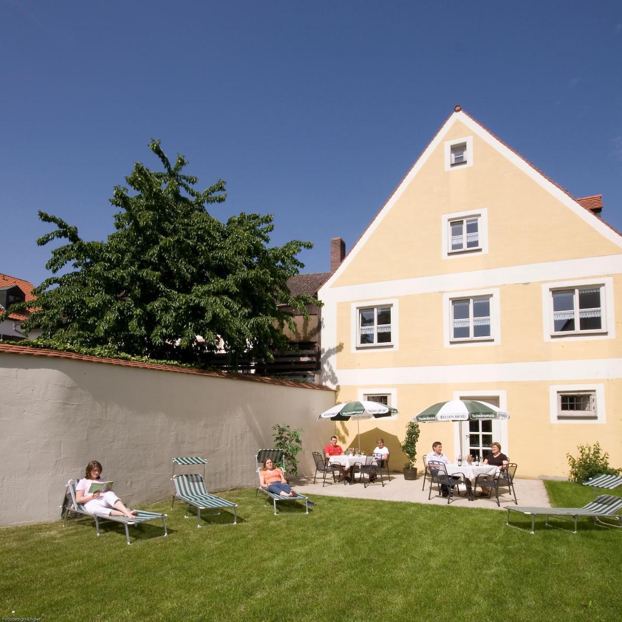 Hotel Zur Krone Beilngries Exteriör bild