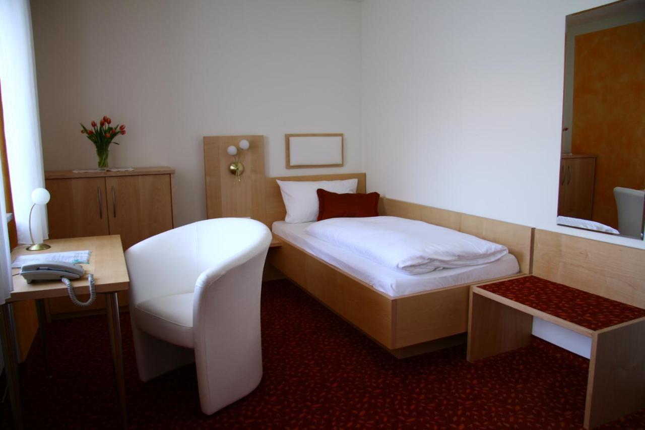 Hotel Zur Krone Beilngries Exteriör bild